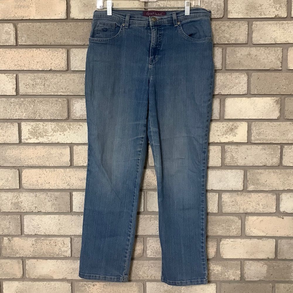 3for$20 bootcut size 8 short